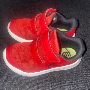 Nike Toddler Tennis Shoe size 9